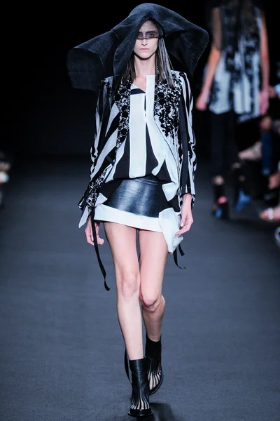 Look 4
